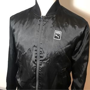 Puma reversible Men’s Bomber jacket preowned size small.